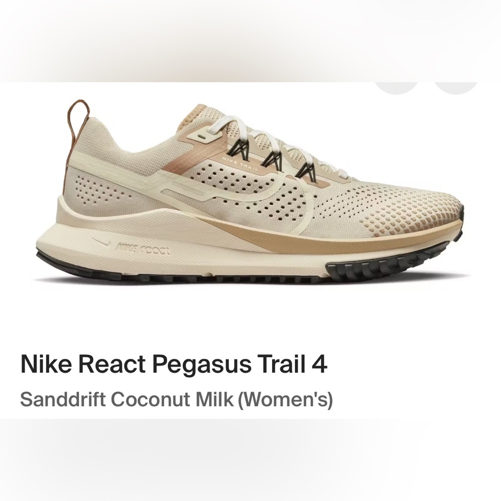 Nike Women's Athletic Shoes in Cream and Tan